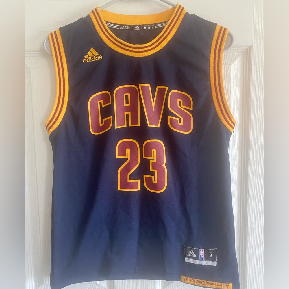 Youth medium Lebron James Jersey